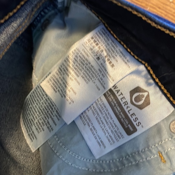 Levi’s dark wash shaping slim jeans - Picture 5 of 7